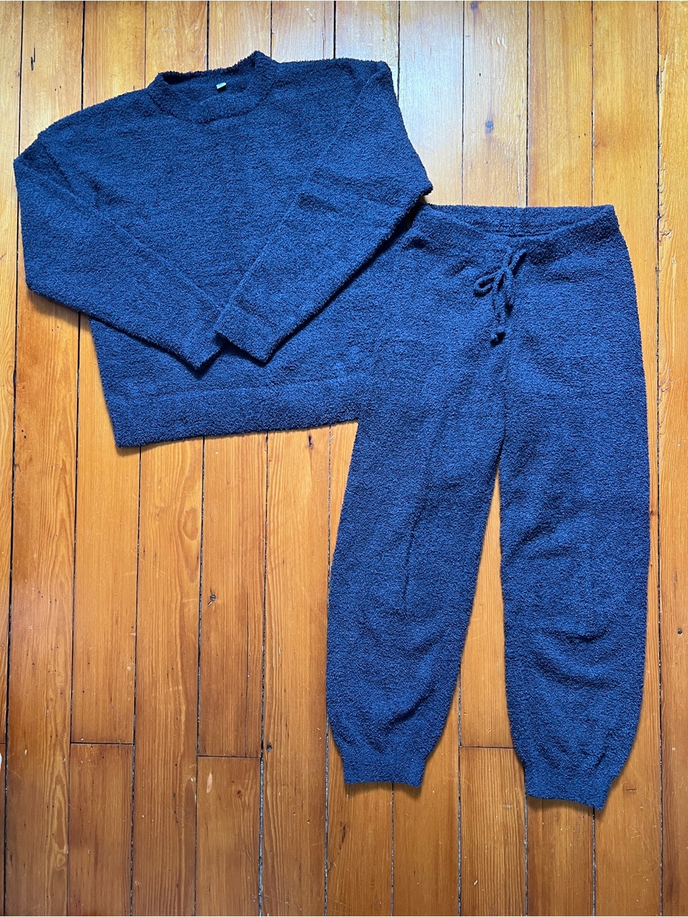 uniqlo navy blue fleece lounge set sweatshirt and sweatpants small